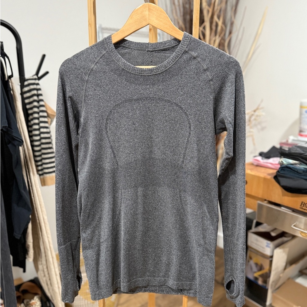 lululemon athletica Gray Long Sleeve Tee